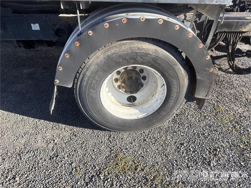 Ford 2000 gal on Ford F-750 4x2 Asphalt Distributor Tru Tankbilar
