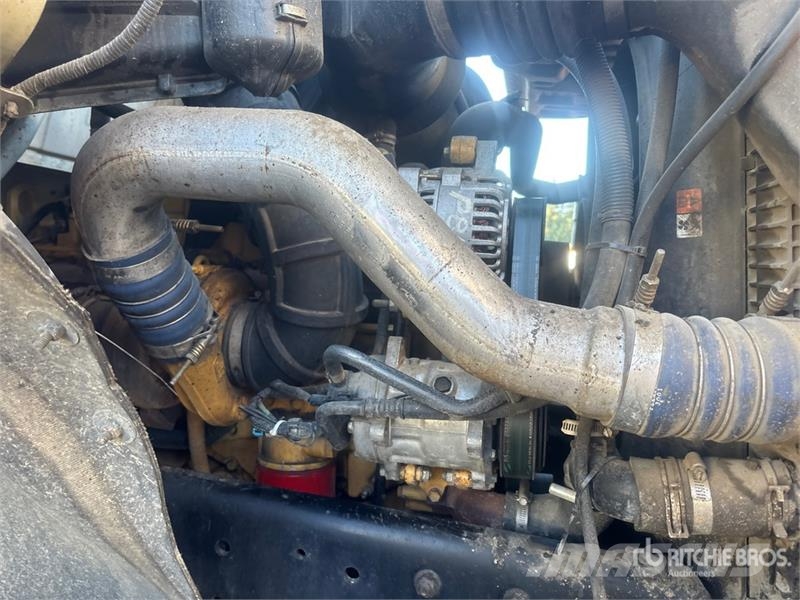 Ford 2000 gal on Ford F-750 4x2 Asphalt Distributor Tru Tankbilar