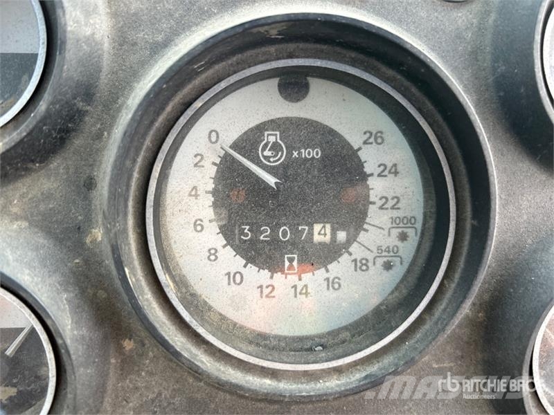Ford 6610 Mower Tractor (Inoperable) Trattori compatti