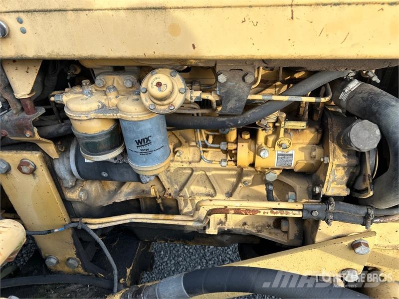 Ford 6610 Mower Tractor (Inoperable) Trattori compatti