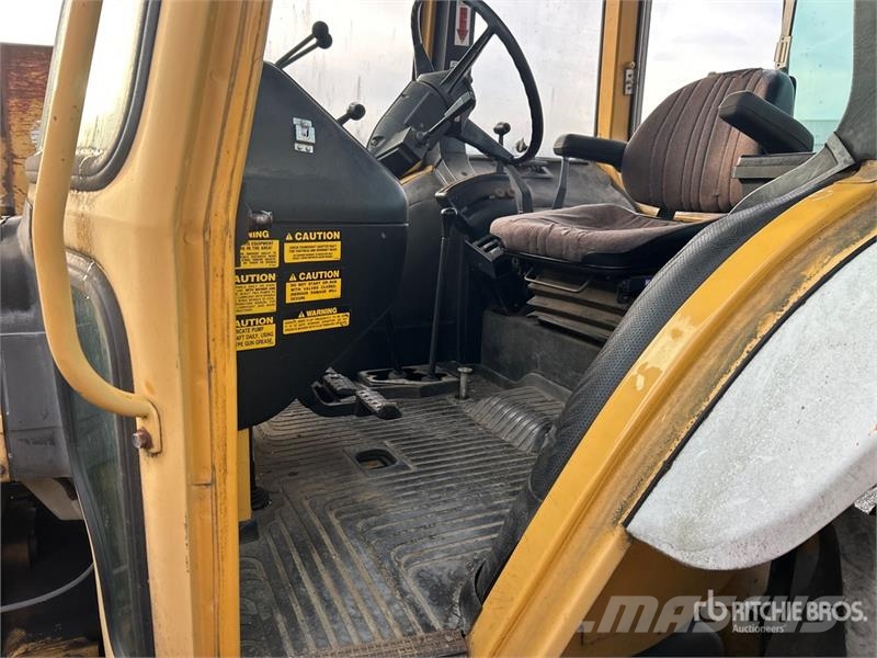 Ford 6610 Mower Tractor (Inoperable) Trattori compatti
