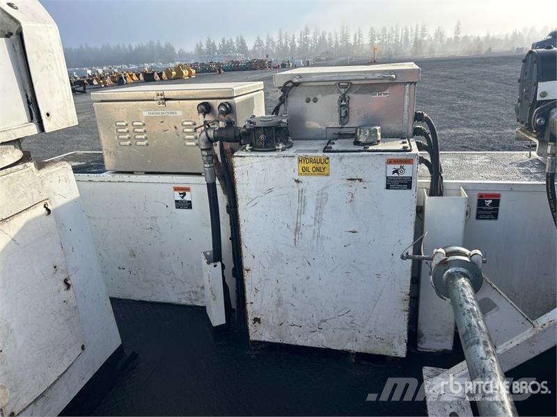 Ford A40P 40 ft on Ford F-750 XL 4x2 Cable Placer Bucke Auto korvtõstukid