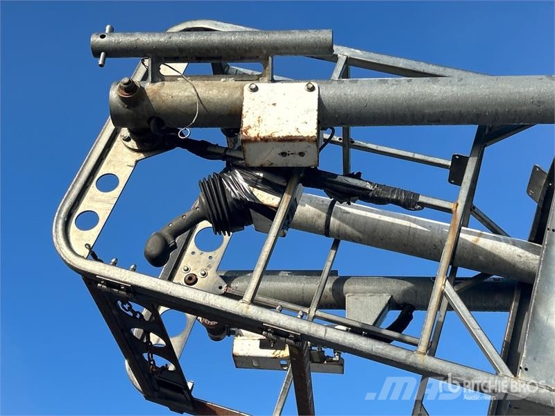 Ford A40P 40 ft on Ford F-750 XL 4x2 Cable Placer Bucke Auto korvtõstukid