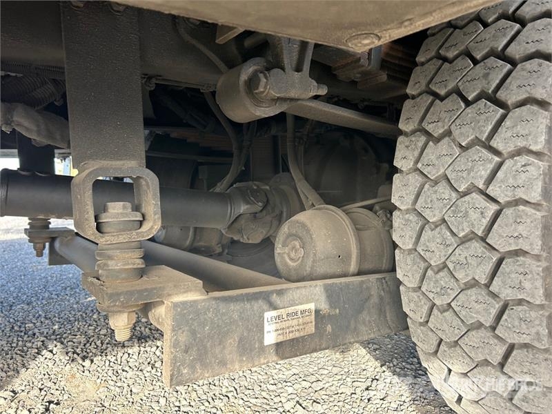 Ford A40P 40 ft on Ford F-750 XL 4x2 Cable Placer Bucke Auto korvtõstukid