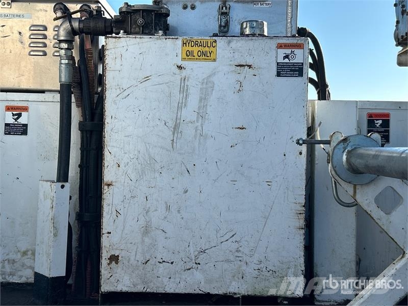 Ford A40P 40 ft on Ford F-750 XL 4x2 Cable Placer Bucke Auto korvtõstukid