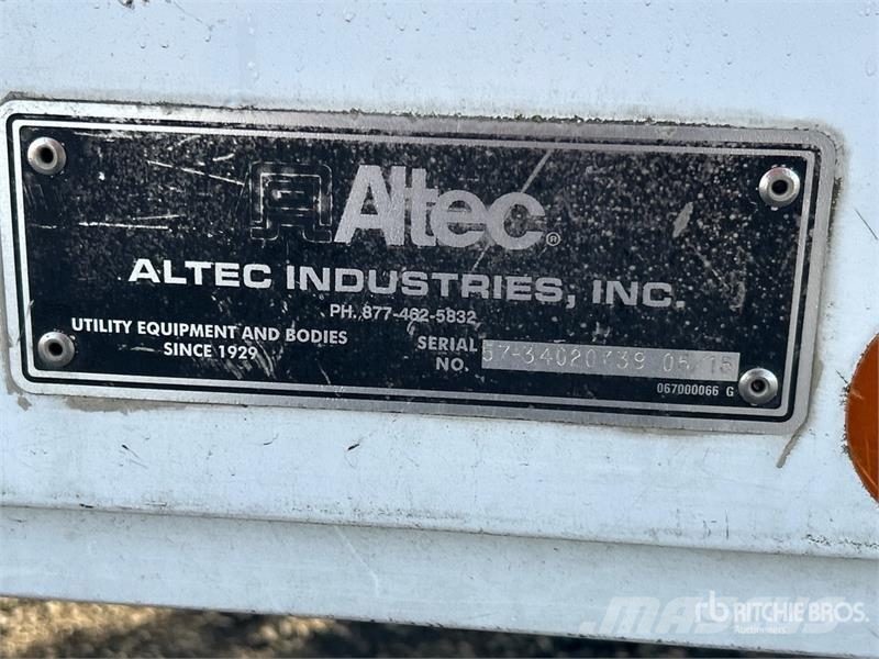 Ford A40P 40 ft on Ford F-750 XL 4x2 Cable Placer Bucke Auto korvtõstukid