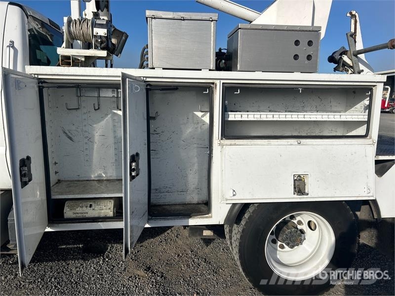 Ford A40P 40 ft on Ford F-750 XL 4x2 Cable Placer Bucke Auto korvtõstukid
