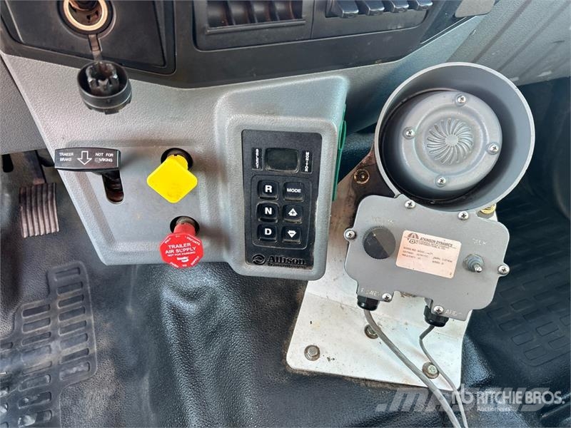 Ford A40P 40 ft on Ford F-750 XL 4x2 Cable Placer Bucke Auto korvtõstukid