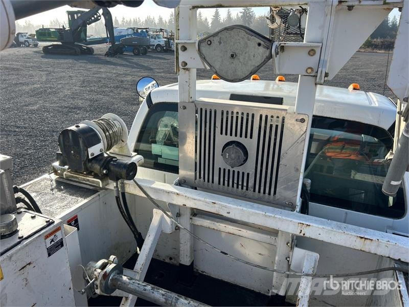 Ford A40P 40 ft on Ford F-750 XL 4x2 Cable Placer Bucke Auto korvtõstukid
