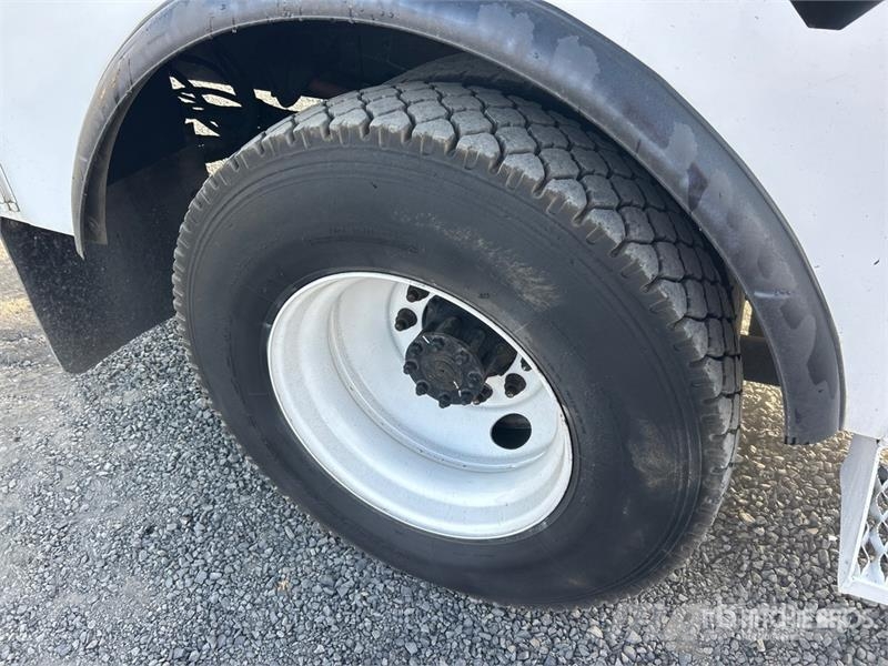 Ford A40P 40 ft on Ford F-750 XL 4x2 Cable Placer Bucke Auto korvtõstukid