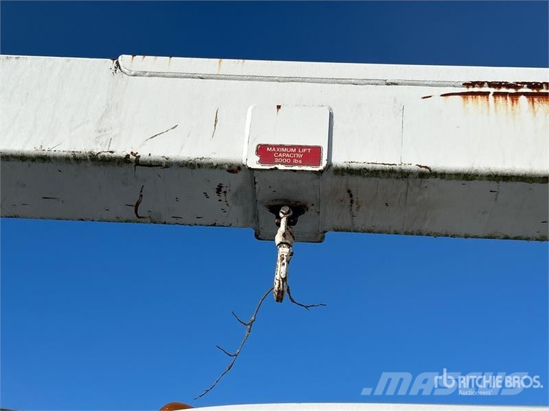 Ford A40P 40 ft on Ford F-750 XL 4x2 Cable Placer Bucke Auto korvtõstukid