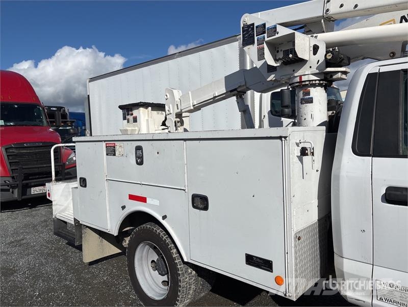 Ford AT37G 37 ft on Ford F-550 4x4 Bucket Truck Nostolava-autot