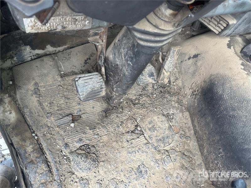 Ford Bearcat BC-401 2100 gal on Ford 4x2 Asphalt Distr Вантажівки-цистерни