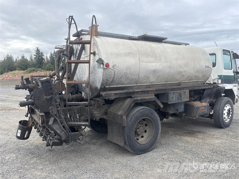 Ford Bearcat BC-401 2100 gal on Ford 4x2 Asphalt Distr Вантажівки-цистерни