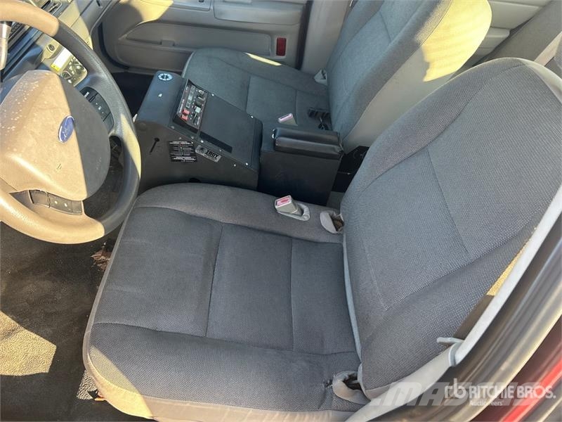 Ford Crown Victoria Voiture