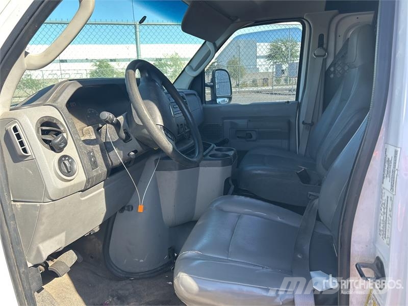 Ford E-150 Dostavna vozila / kombiji