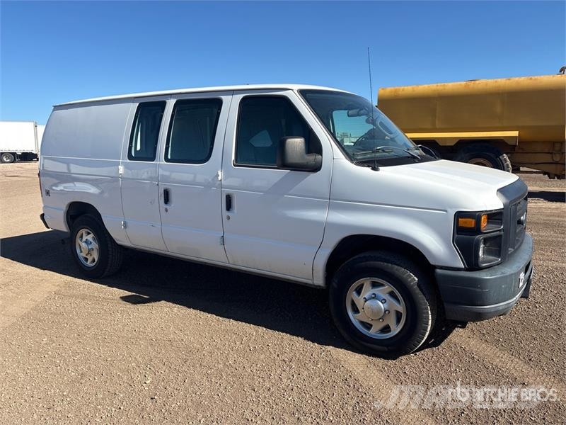Ford E-250 Dostavna vozila / kombiji