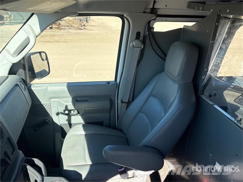 Ford E-250 Dostavna vozila / kombiji