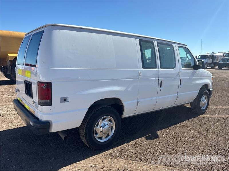 Ford E-250 Dostavna vozila / kombiji