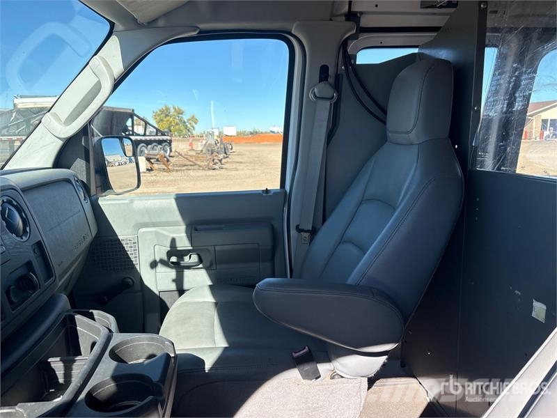 Ford E-250 Dostavna vozila / kombiji