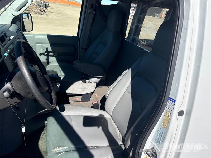 Ford E-250 Dostavna vozila / kombiji