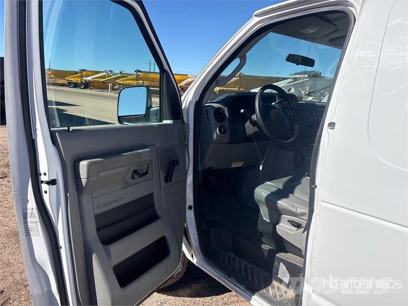 Ford E-250 Dostavna vozila / kombiji