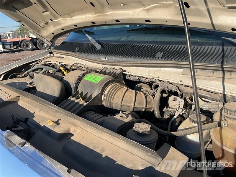 Ford E-350 Saug- und Druckwagen