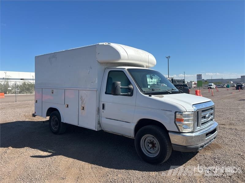 Ford E-350 Utilitaire