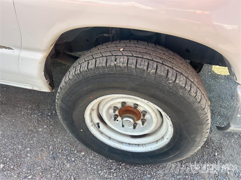 Ford E-350 Utilitaire