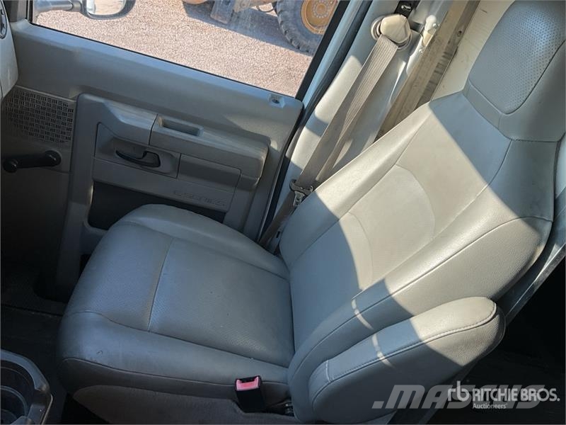 Ford E-350 Ассенизаторские машины