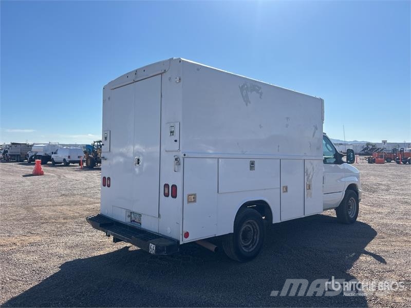 Ford E-350 Utilitaire