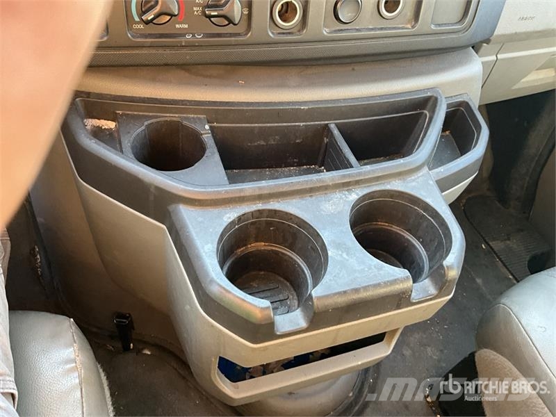 Ford E-350 Saug- und Druckwagen