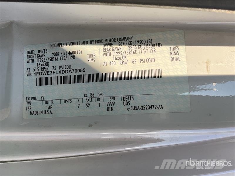 Ford E-350 Saug- und Druckwagen