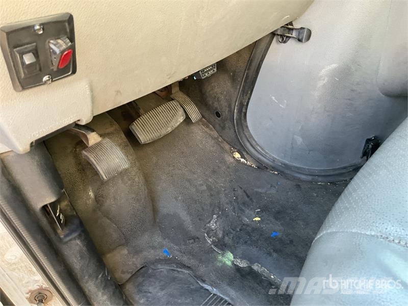 Ford E-350 Saug- und Druckwagen