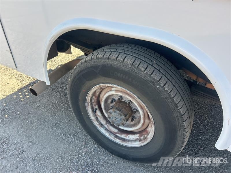 Ford E-350 Utilitaire
