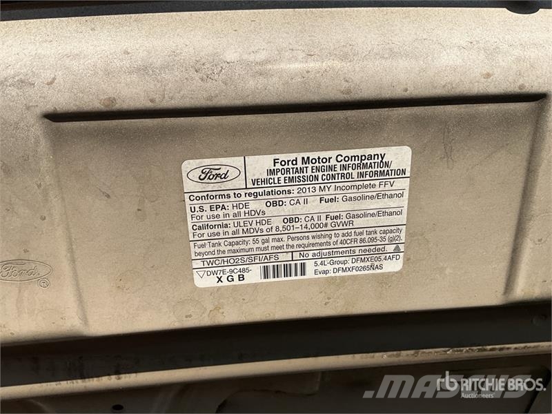 Ford E-350 Saug- und Druckwagen