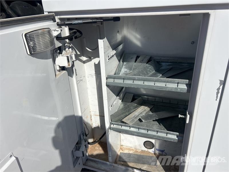 Ford E-350 Utilitaire