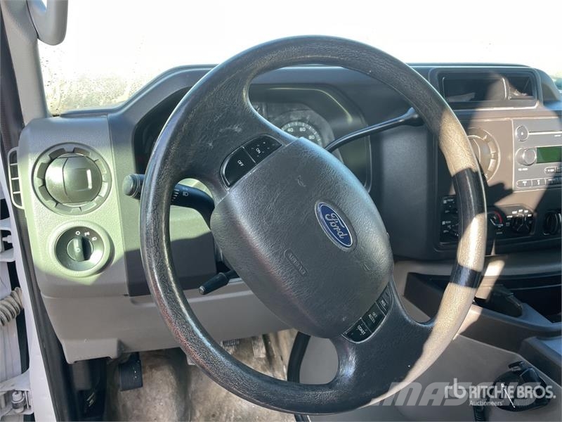 Ford E-350 11 Passenger Van Krovininiai furgonai