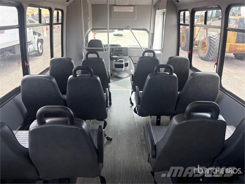 Ford E-350 4x2 12-Seat Transit Bus حافلة صغيرة