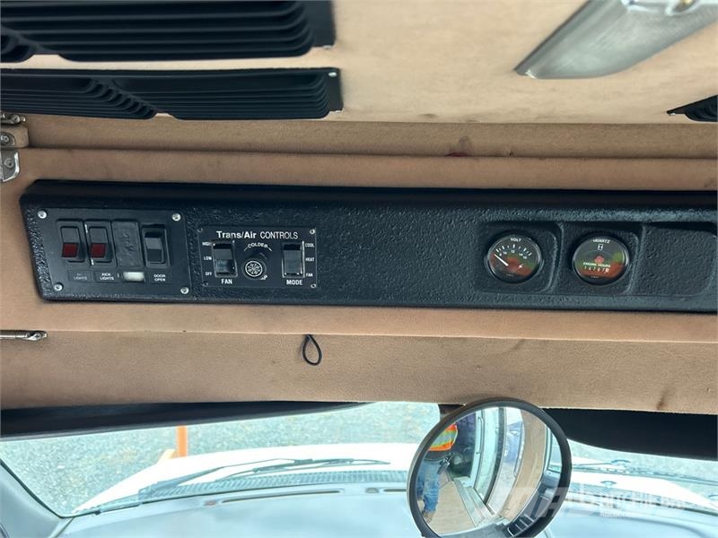 Ford E-350 4x2 14-Seat Transit Bus حافلة صغيرة