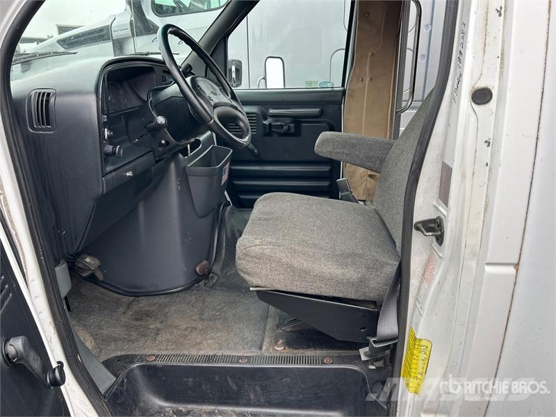 Ford E-350 4x2 14-Seat Transit Bus حافلة صغيرة