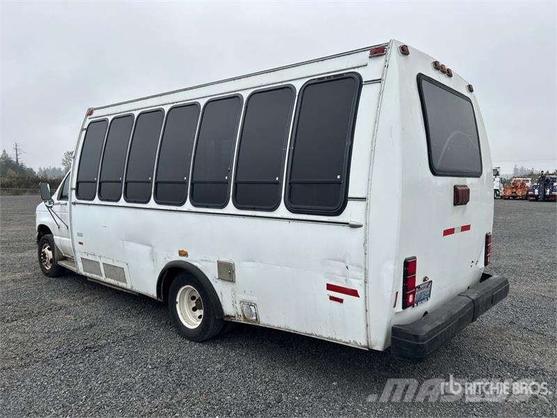 Ford E-350 4x2 14-Seat Transit Bus حافلة صغيرة