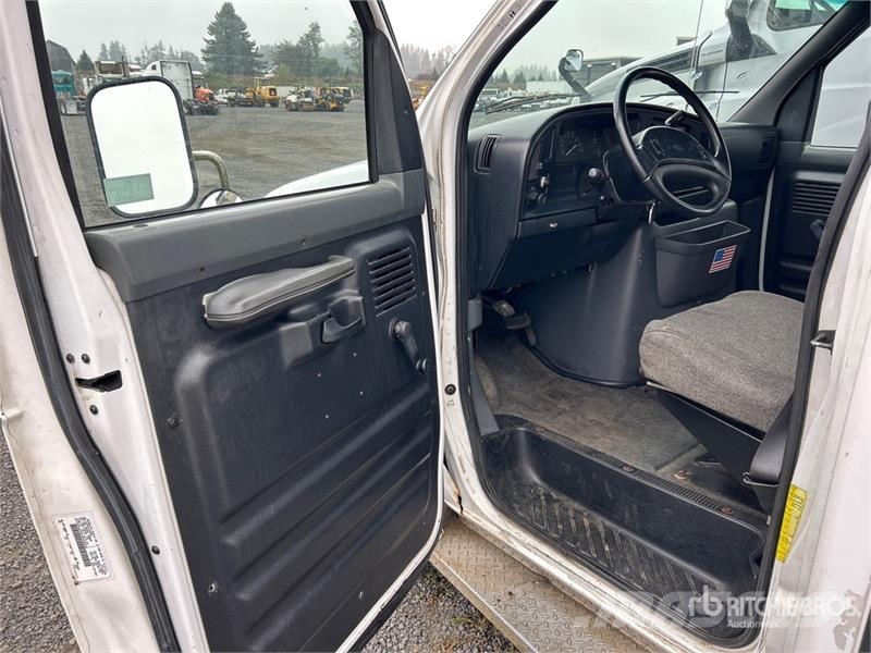 Ford E-350 4x2 14-Seat Transit Bus حافلة صغيرة