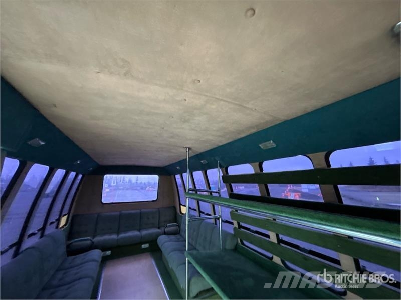 Ford E-350 4x2 14-Seat Transit Bus حافلة صغيرة