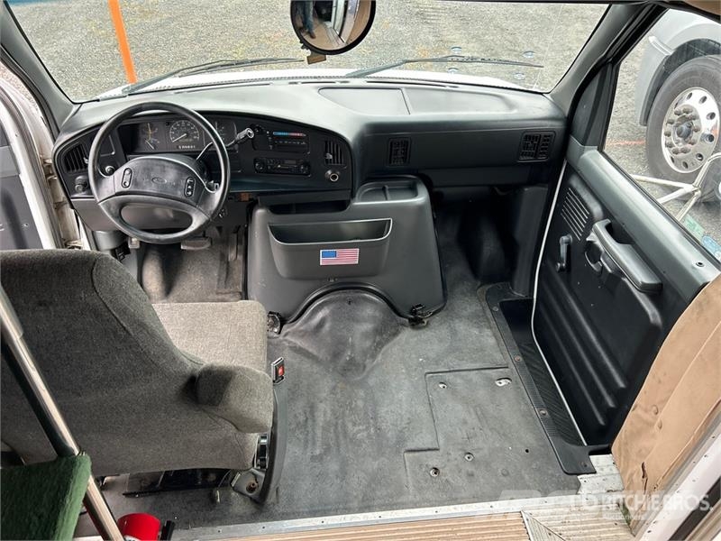 Ford E-350 4x2 14-Seat Transit Bus حافلة صغيرة
