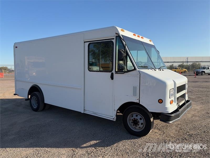 Ford E-350 4x2 Step Van 車廂
