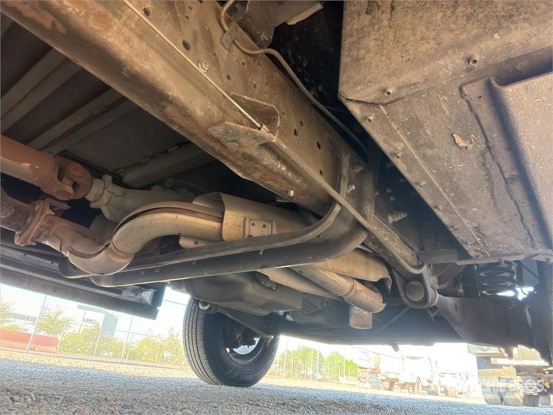 Ford E-350 4x2 Step Van 車廂