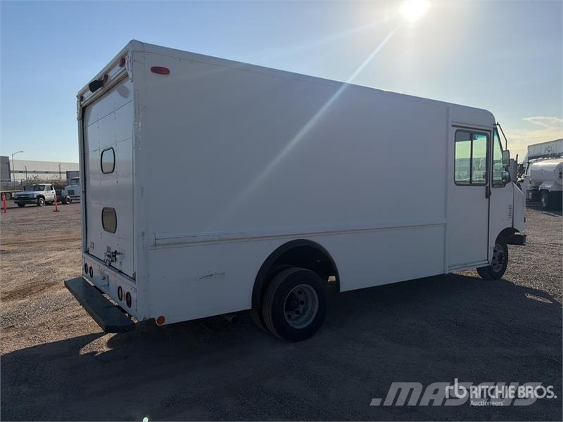 Ford E-350 4x2 Step Van 車廂