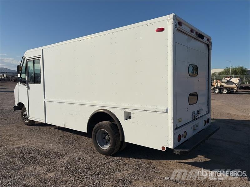 Ford E-350 4x2 Step Van 車廂