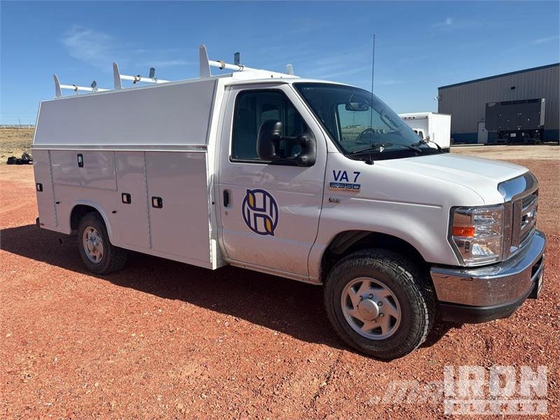 Ford E-350 4x2 Utility Truck Prekucniki